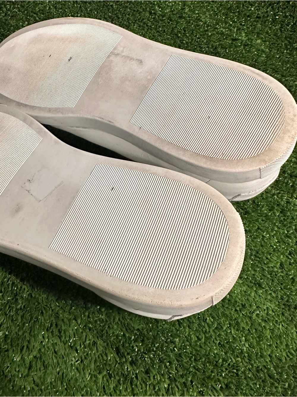Oliver Cabell White Low-Top Leather Sneakers - Picture 9 of 13